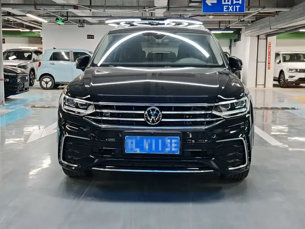 Volkswagen Tiguan L — фото 9