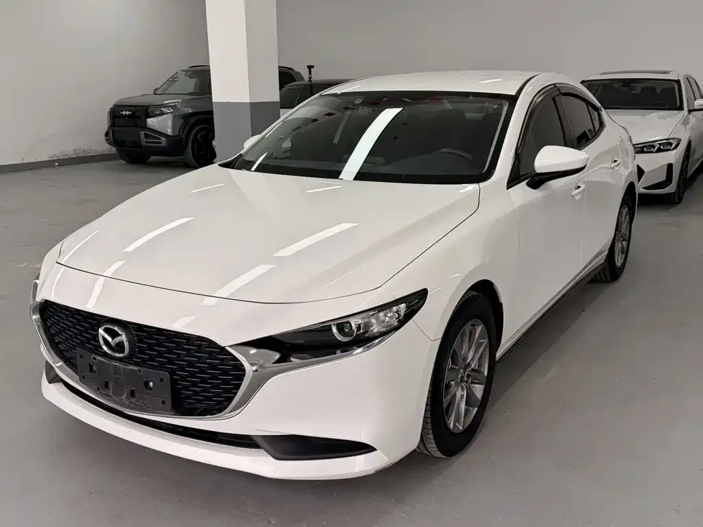 Mazda 3 Axela — фото 1