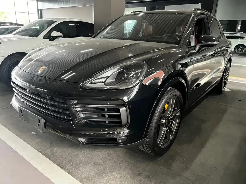Porsche Cayenne — фото 1