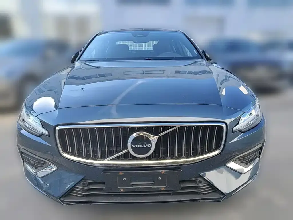 Volvo S60 — фото 10
