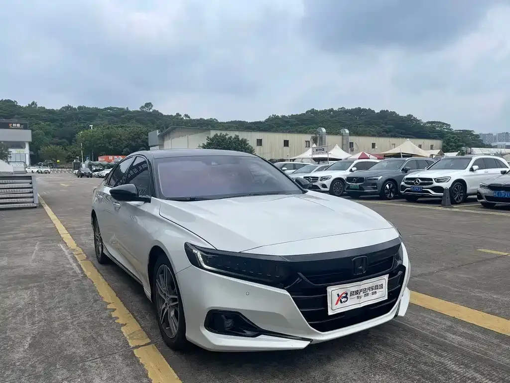 Honda Accord — фото 9