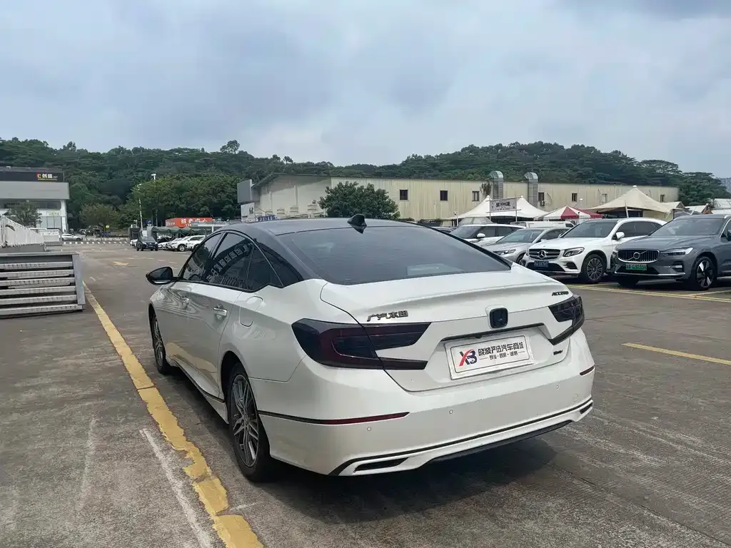 Honda Accord — фото 5