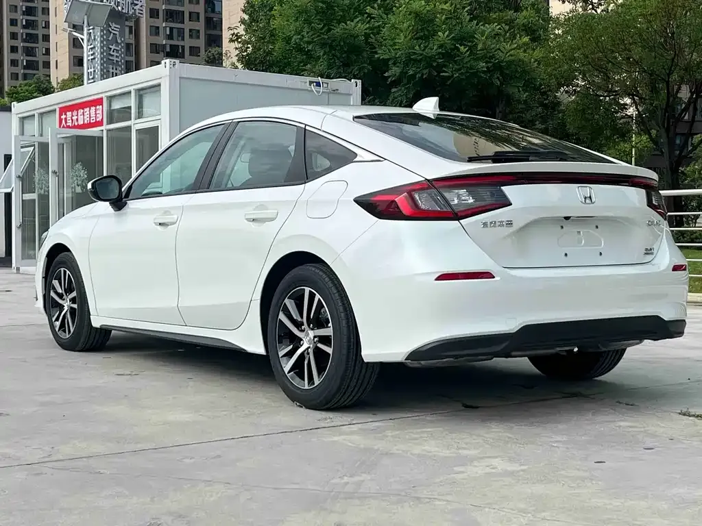 Honda Civic — фото 10