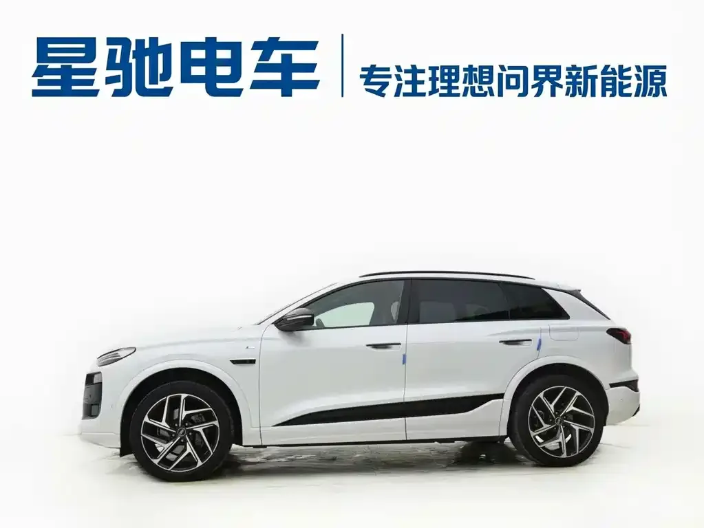 Audi Q6L e-tron — фото 2