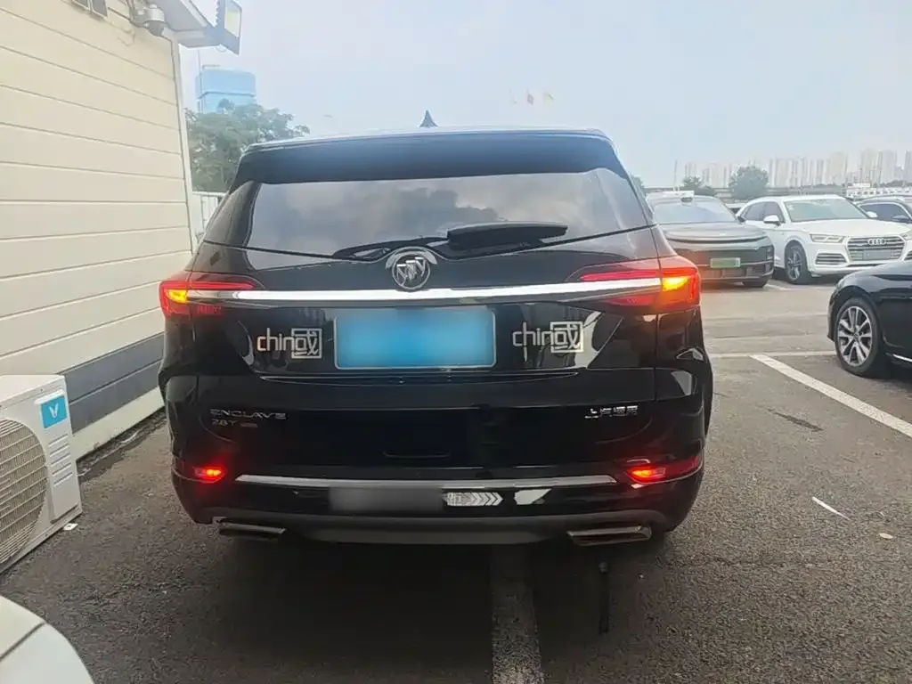 Buick Enclave — фото 10