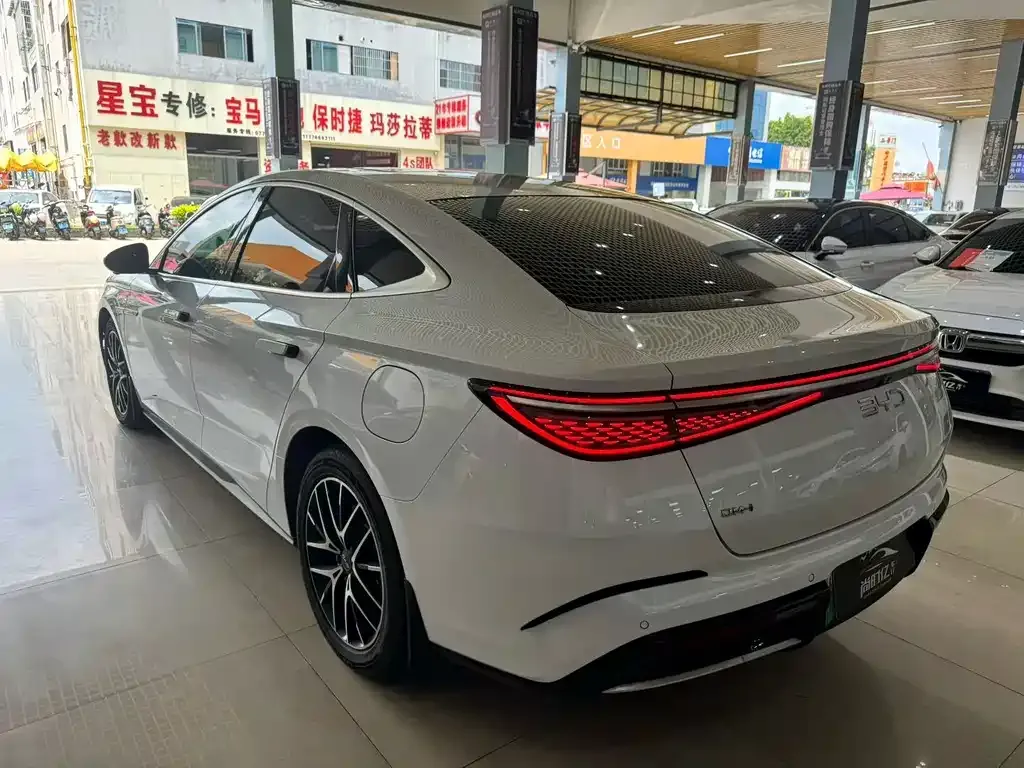 BYD Seal — фото 3