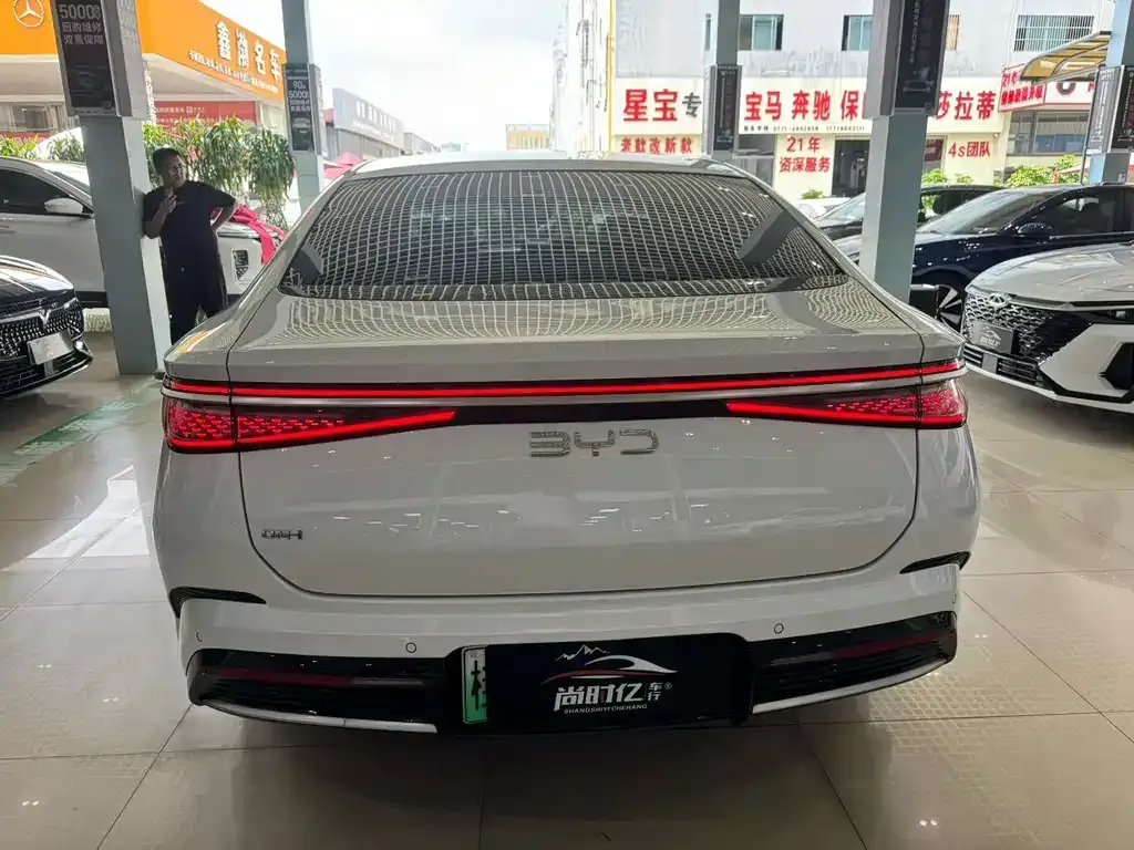 BYD Seal — фото 9