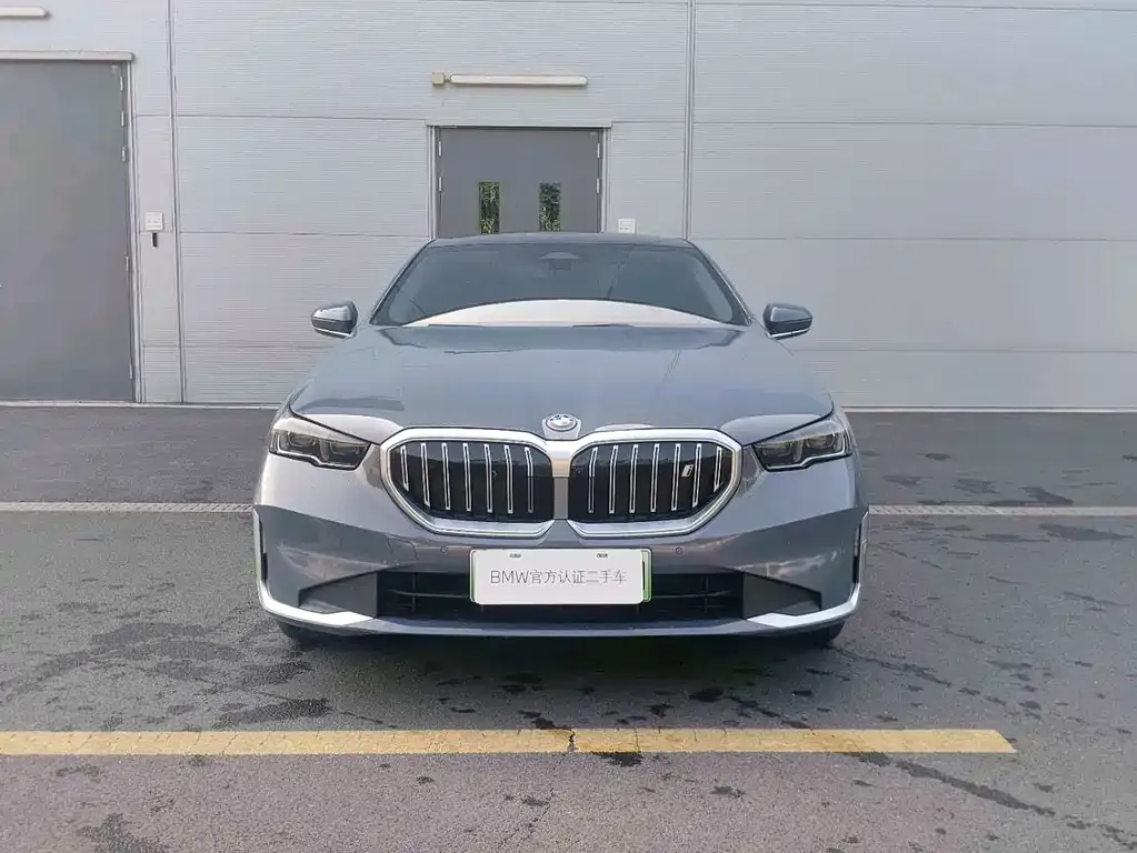 BMW i5 — фото 10