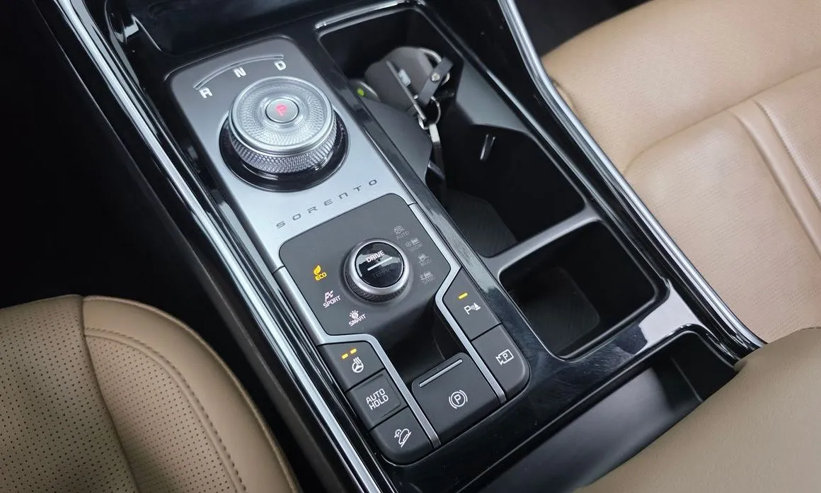 Kia Sorento — фото 10