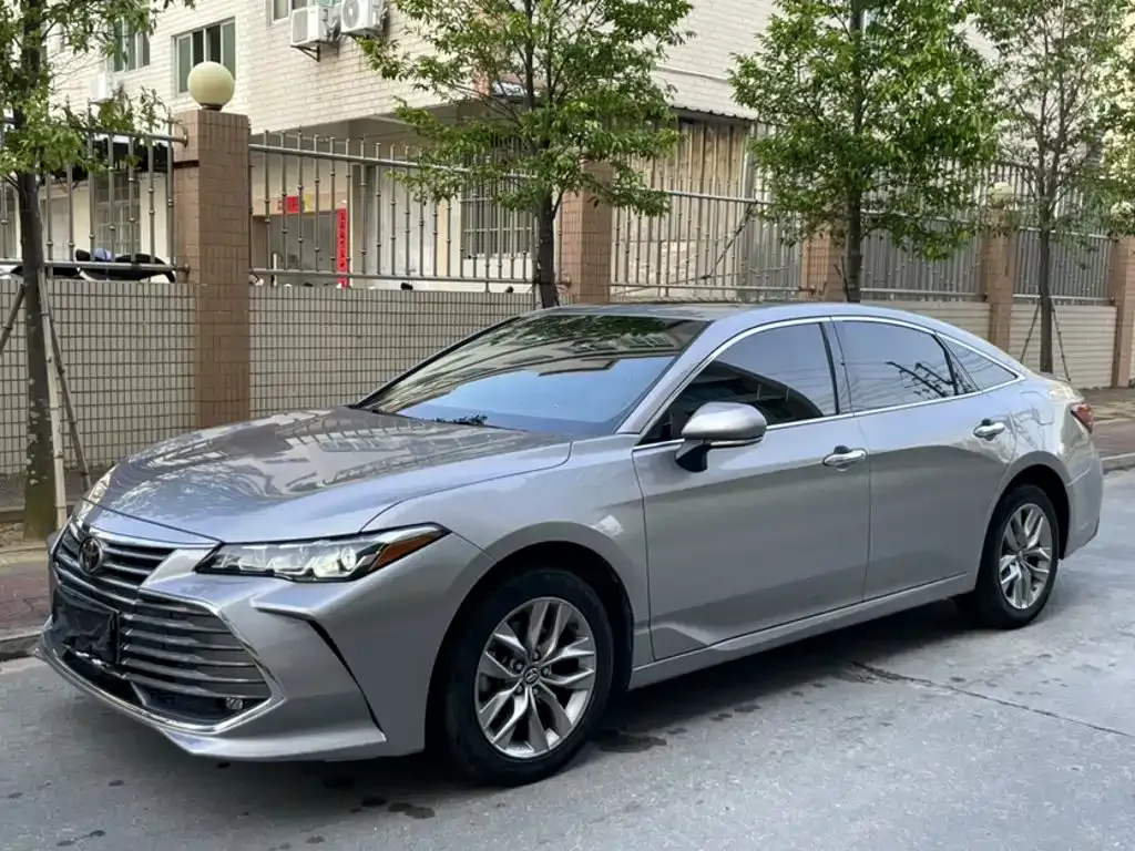 Toyota Avalon — фото 4