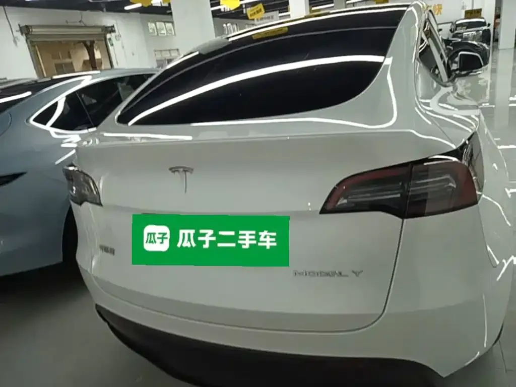 Tesla Model Y — фото 2