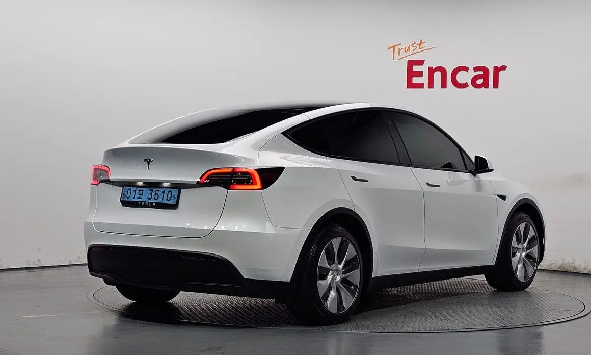 Tesla Model Y — фото 2
