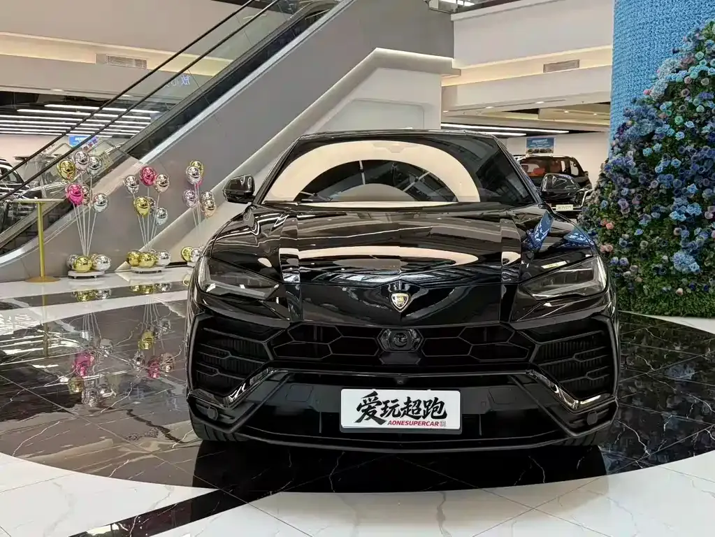 Lamborghini Urus — фото 10