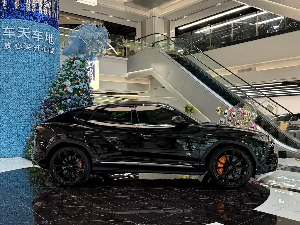 Lamborghini Urus — фото 9