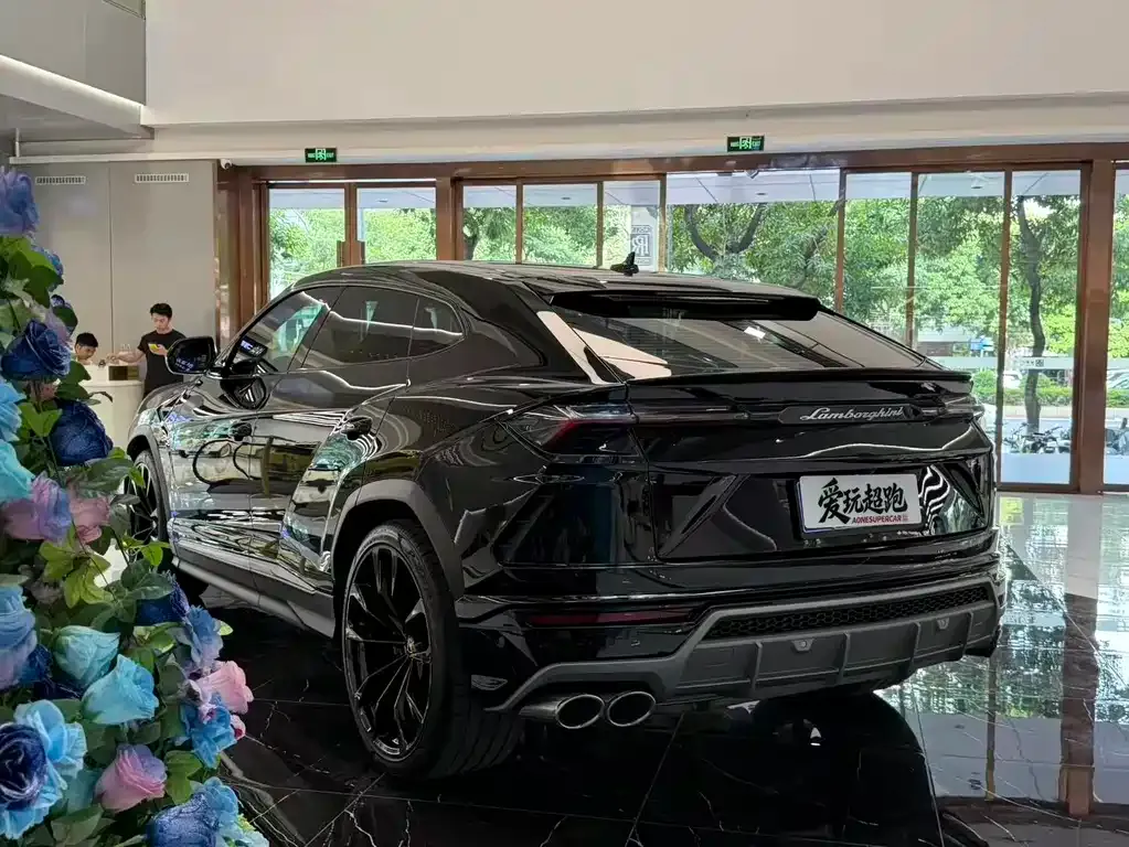 Lamborghini Urus — фото 8