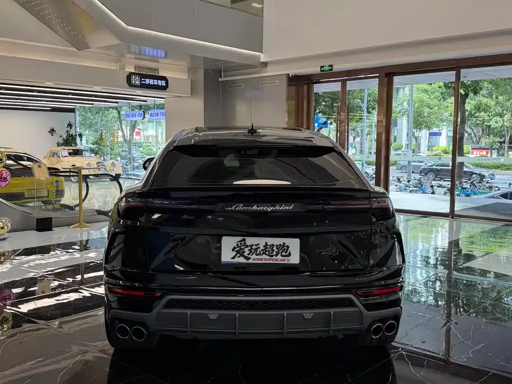 Lamborghini Urus — фото 7