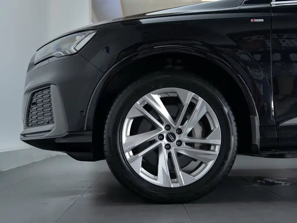 Audi Q7 — фото 3