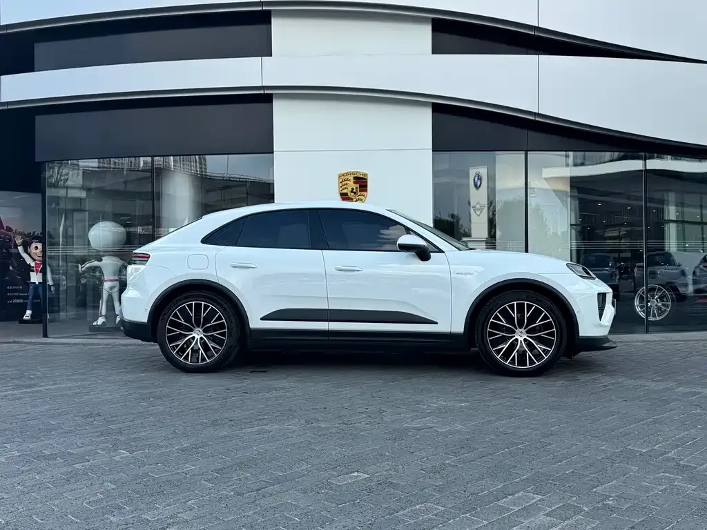 Porsche Macan EV — фото 10