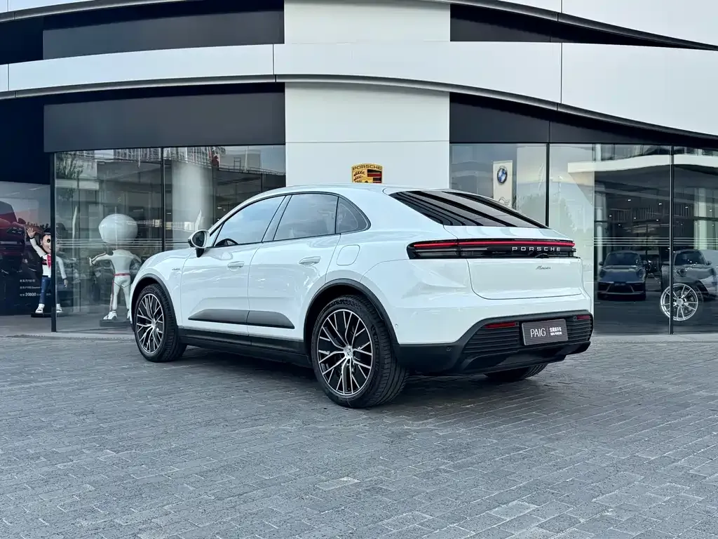 Porsche Macan EV — фото 9