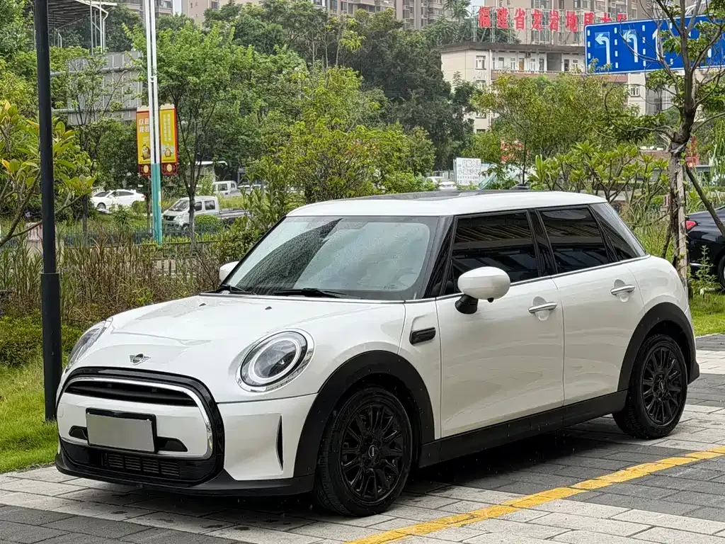 MINI Cooper (3-door) — фото 1