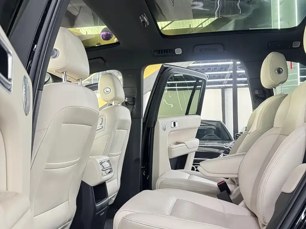 Li Auto L8 — фото 3