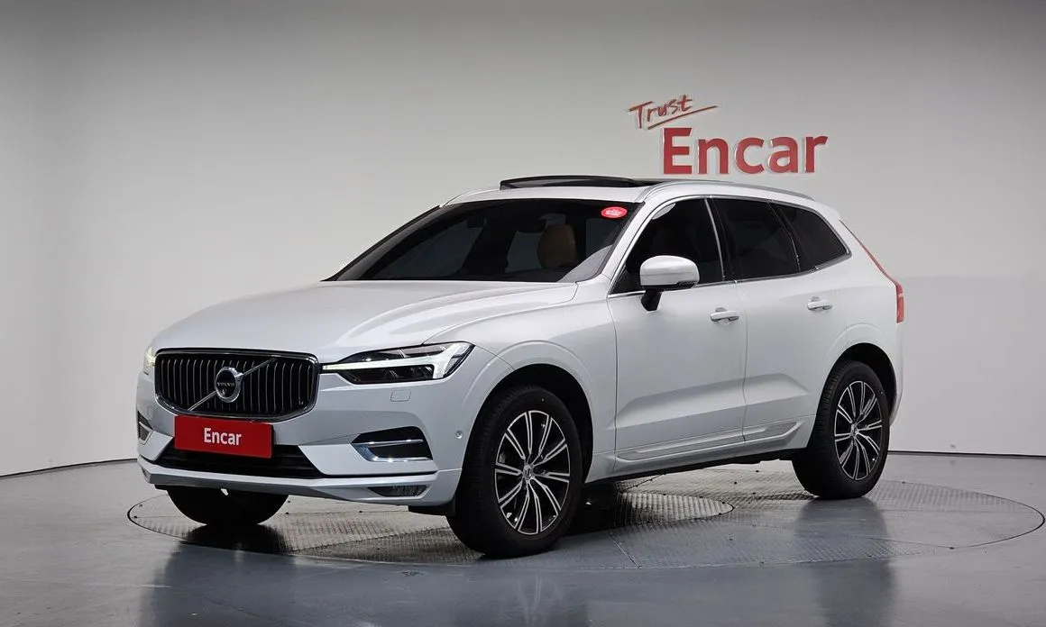 Volvo XC60 — фото 1