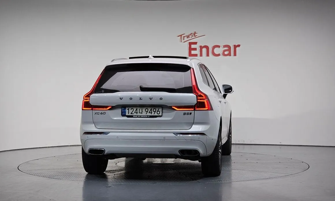 Volvo XC60 — фото 5