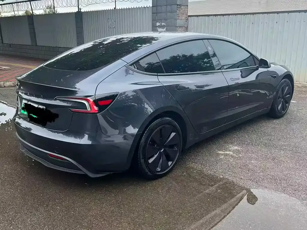 Tesla Model 3 — фото 6