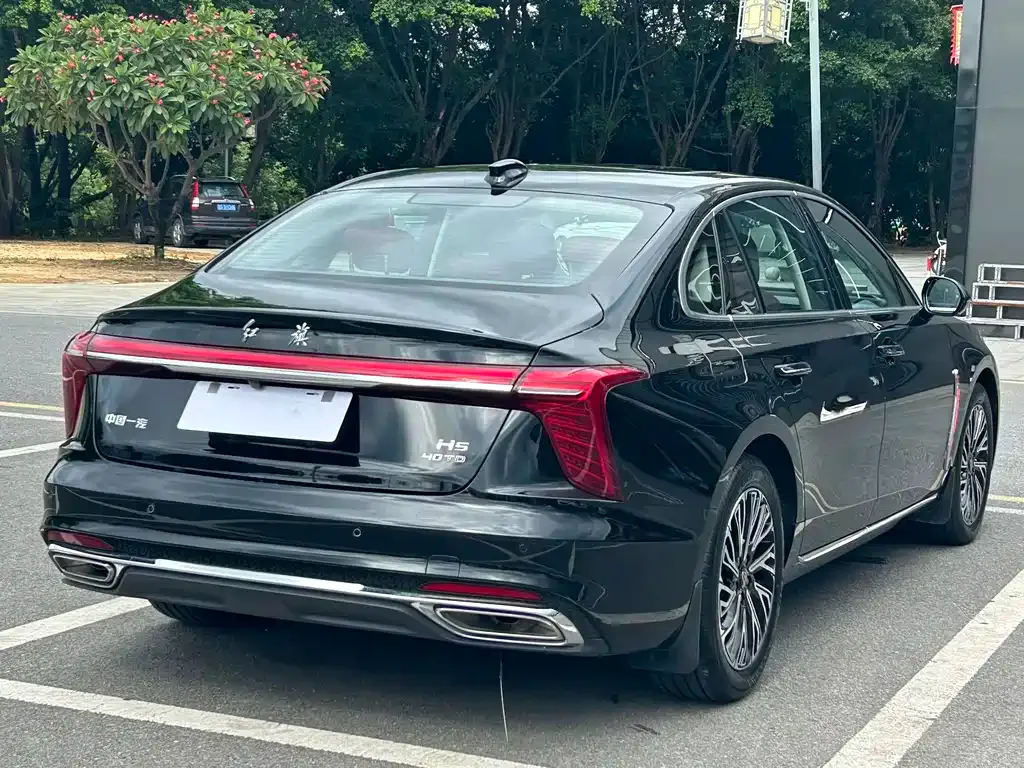 Hongqi H5 — фото 4