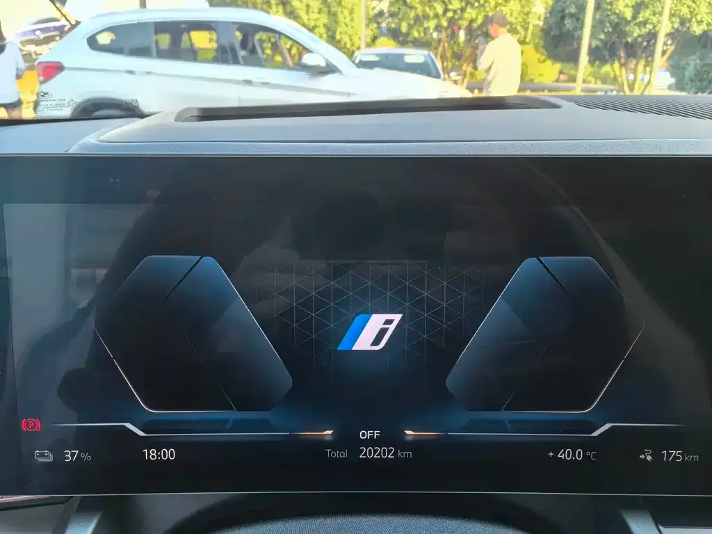 BMW i5 — фото 4
