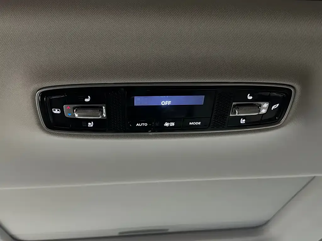 Roewe iMAX8 — фото 4