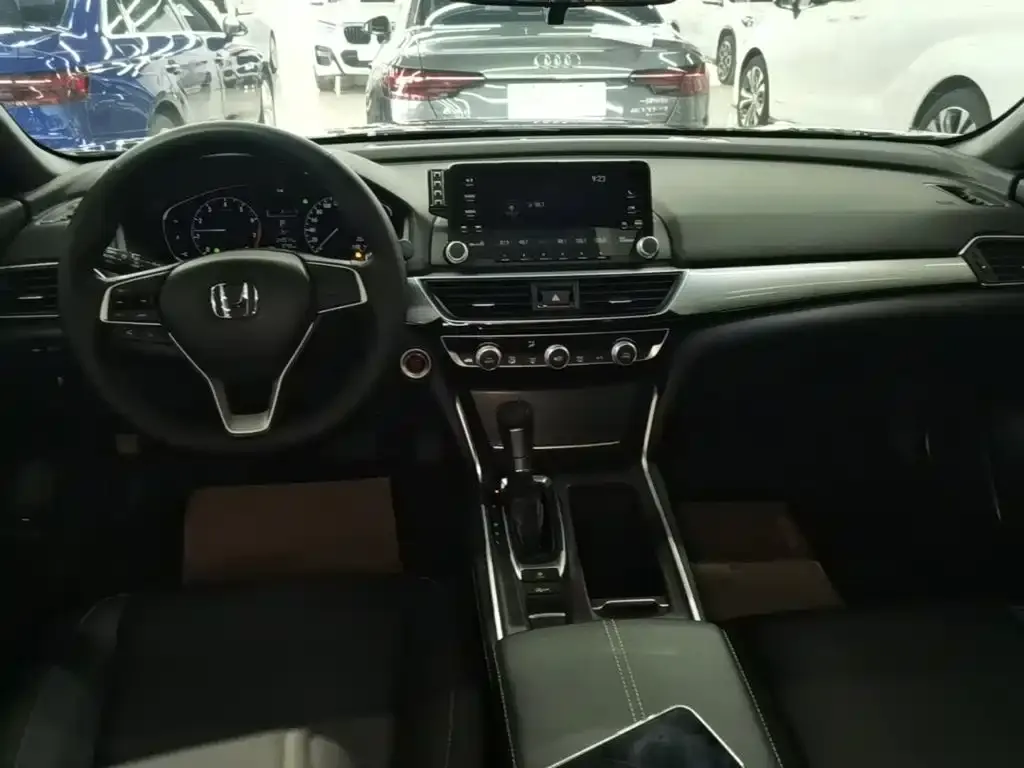 Honda Inspire — фото 8