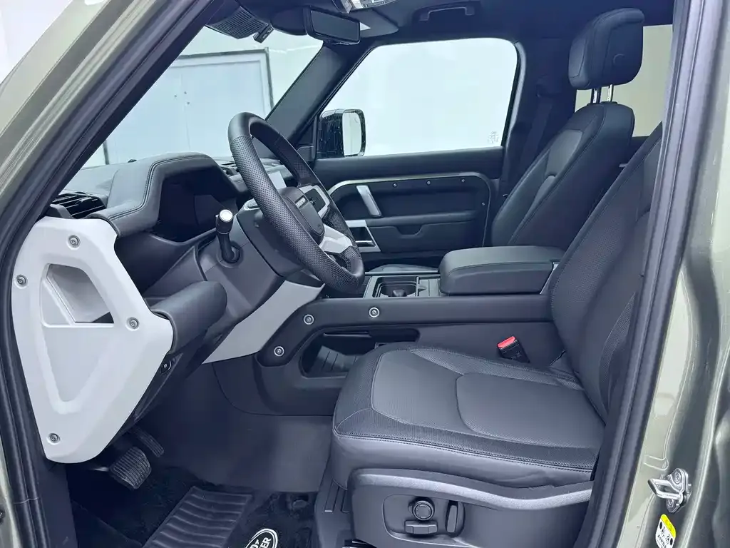 Land Rover Defender — фото 10