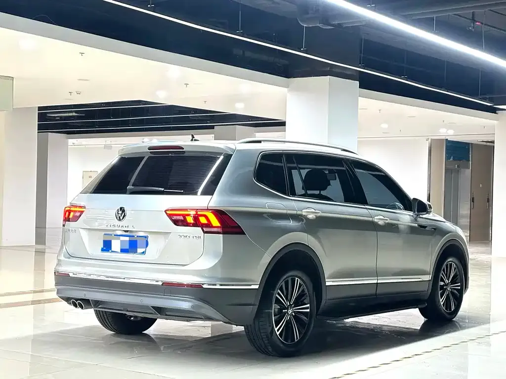 Volkswagen Tiguan L — фото 5