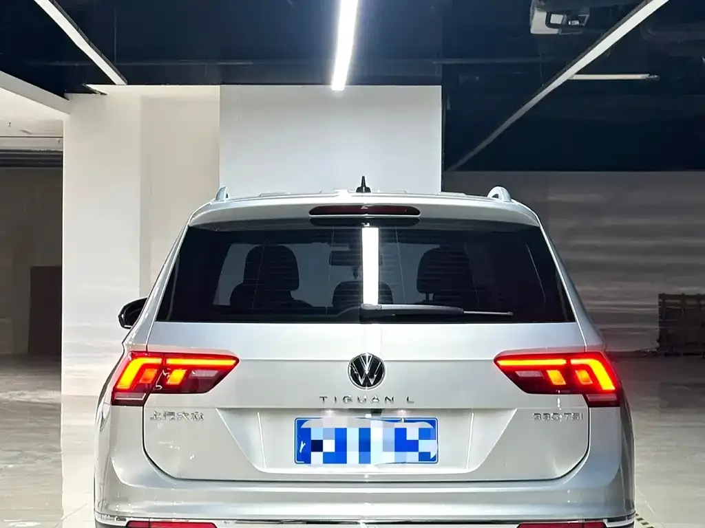 Volkswagen Tiguan L — фото 7