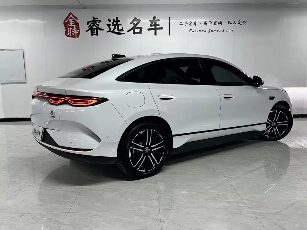 BYD Qin L — фото 9