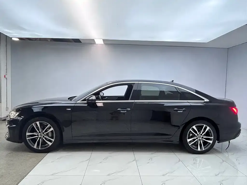 Audi A6L — фото 2