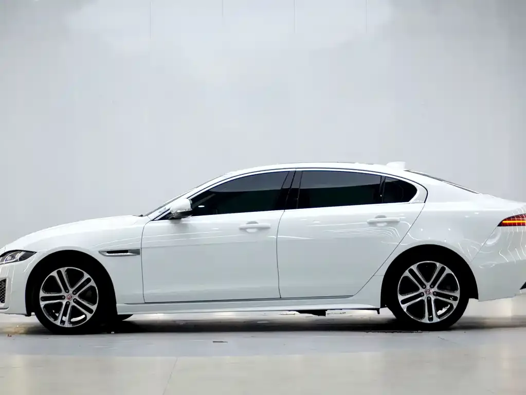 Jaguar XEL — фото 4