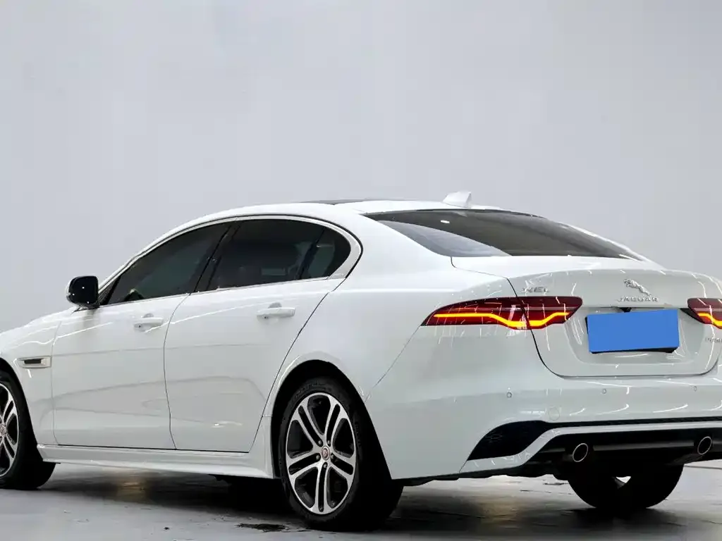 Jaguar XEL — фото 8