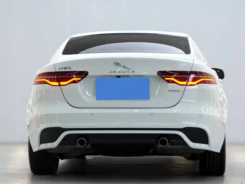 Jaguar XEL — фото 3