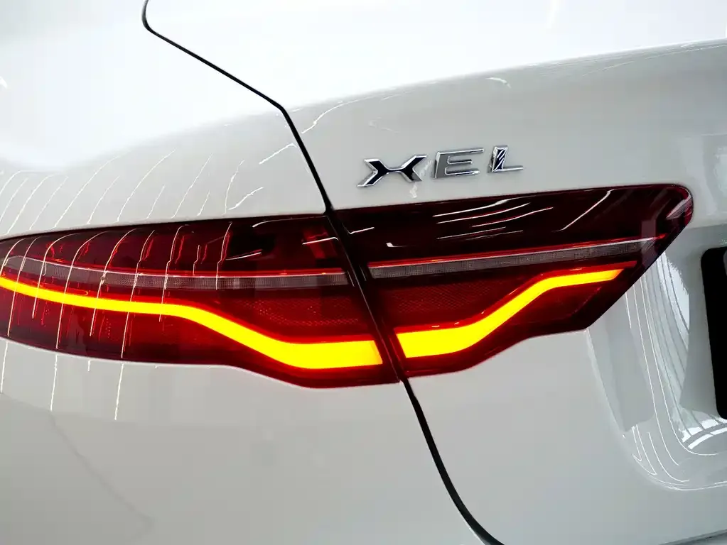 Jaguar XEL — фото 9