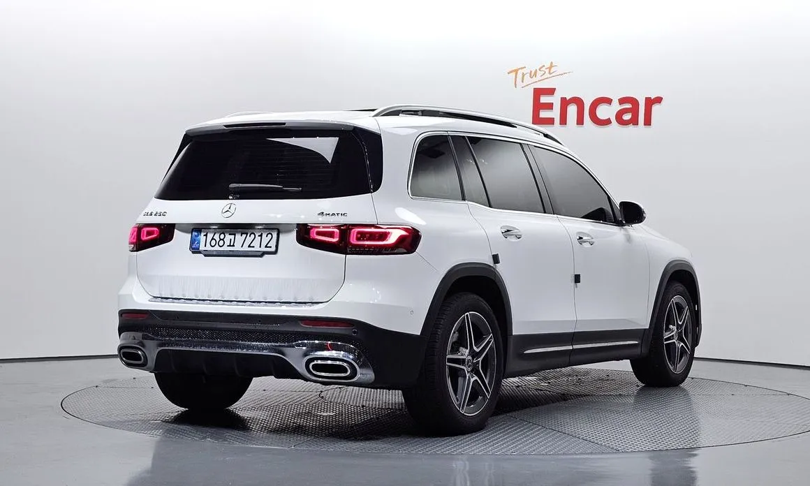 Mercedes-Benz GLB-Class — фото 2