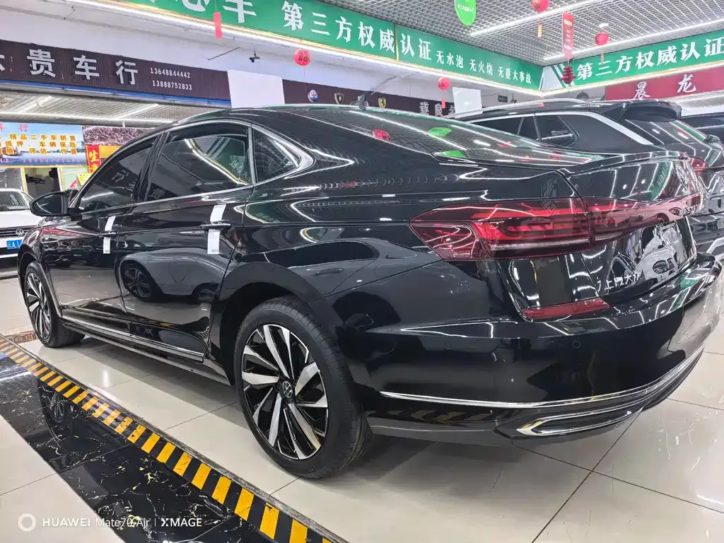 Volkswagen Passat — фото 7