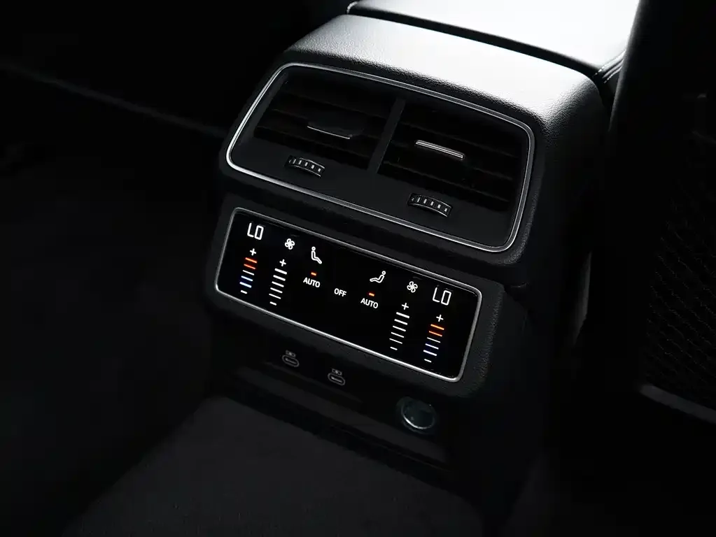 Audi A6L — фото 2