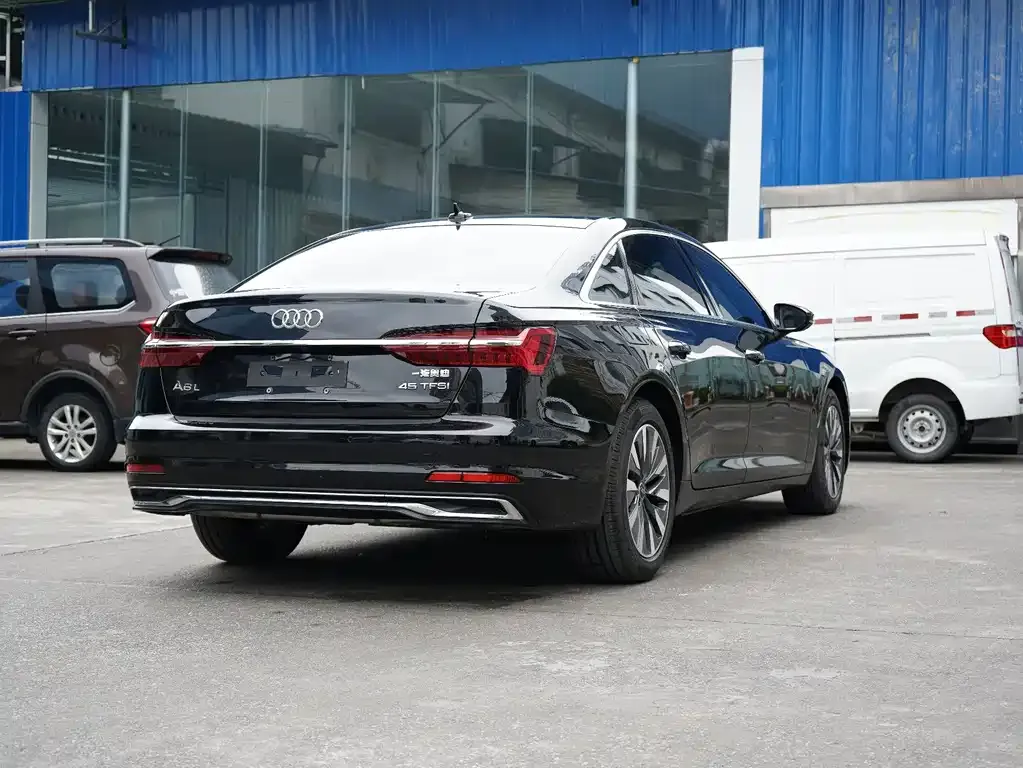 Audi A6L — фото 4