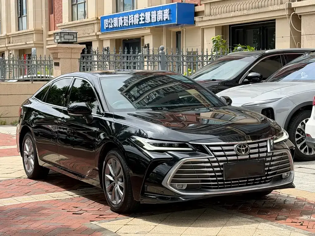 Toyota Avalon — фото 9