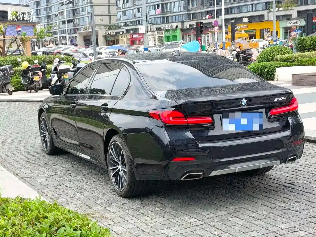 BMW 5 Series — фото 5