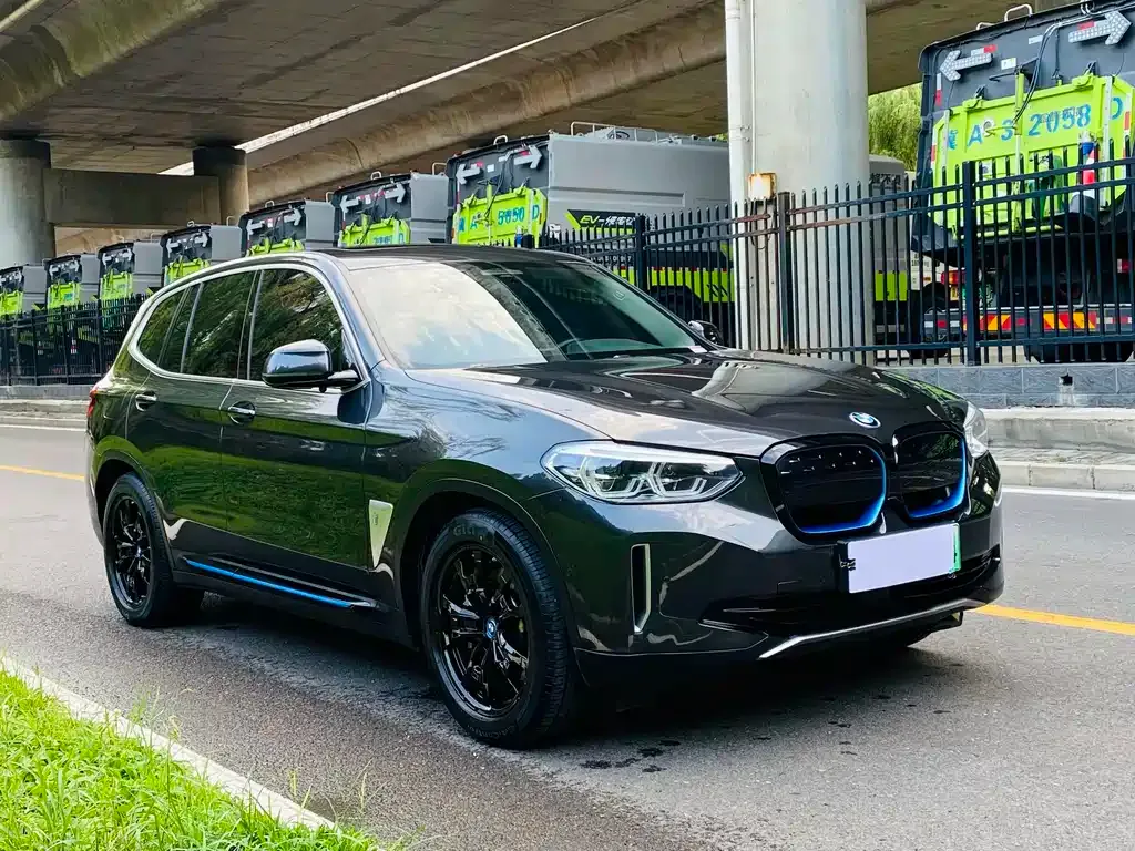 BMW iX3 — фото 4