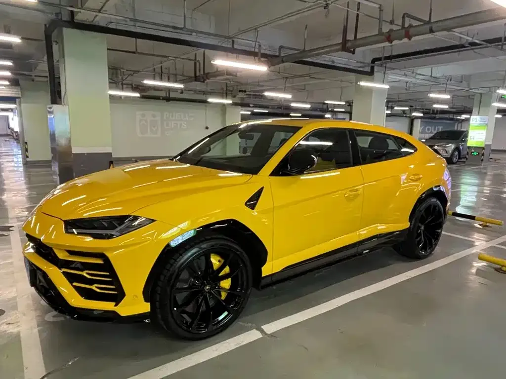 Lamborghini Urus — фото 1