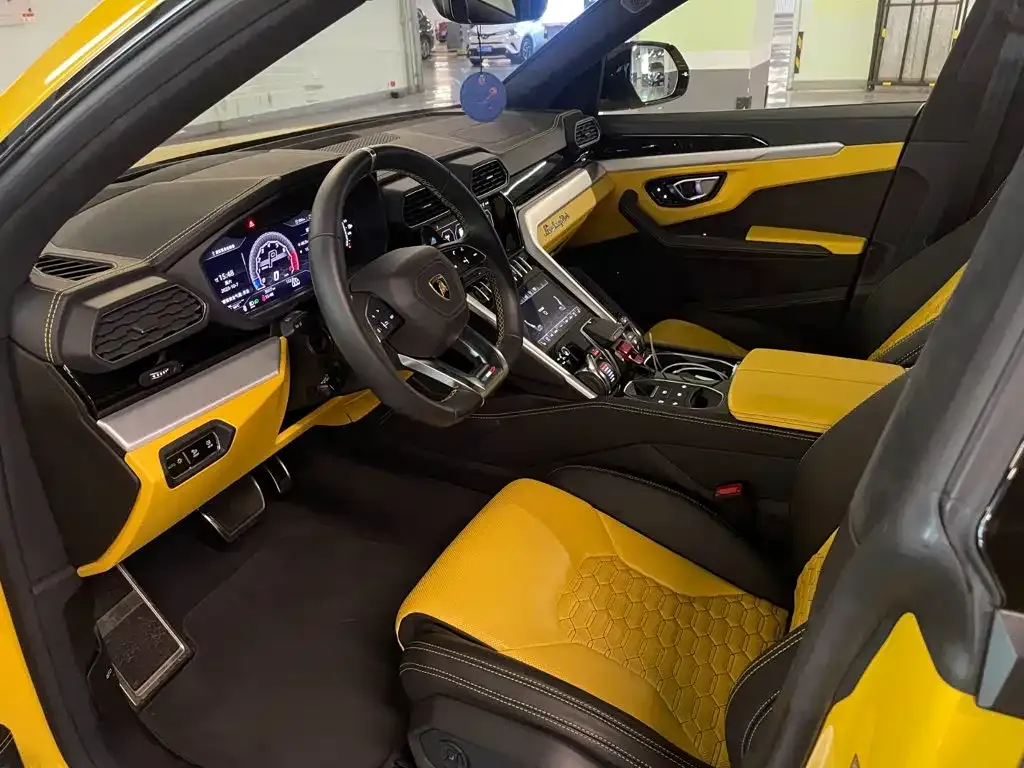 Lamborghini Urus — фото 9